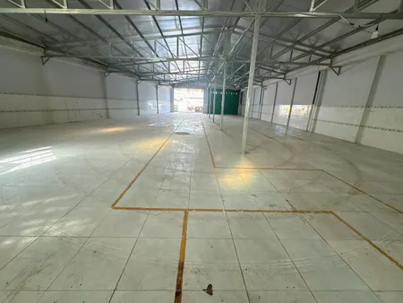 Cho thuê mặt bằng xây kiên cố 1200m2 mặt tiền QL60 Bến tre