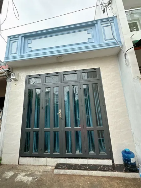 Nhà mới xây 64m2 chủ quyền đầy đủ cách đường Lê Thị Hồng Gấm 20m