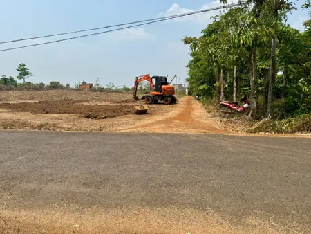 LÔ ĐẤT NẰM TRÊN ĐƯỜNG NHỰA RỘNG 12M QH 40M, GẦN KHU CÔNG NGHIỆP HÒA XUÂN VÀ ĐƯỜNG TRÁNH TÂY ĐANG THI CÔNG MỞ RỘNG.
