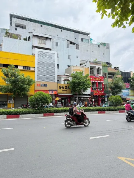 *   Chính Chủ Bán Mặt Tiền Cộng Hòa, P13, Q.Tân Bình: DT 4.1x5m, Giá Chỉ 6 Tỷ 8. LH: O981.699.932