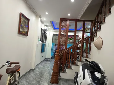 ĐỨC THƯỢNG. HOÀI ĐỨC . HÀ NỘI.
48M NHÀ 4 TẦNG  MẶT ĐƯỜNG KINH DOANH. NGÕ THÔNG TỨ TUNG,
GIÁ NHỈNH 6 TỶ.