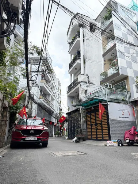 NHÀ MỚI - TẶNG FULL NỘI THẤT - 4 TẦNG HOÀN CÔNG ĐỦ - 2PN 3WC - HẺM 3M - CHÍNH CHỦ - BÁN 4.93 TỶ - TL