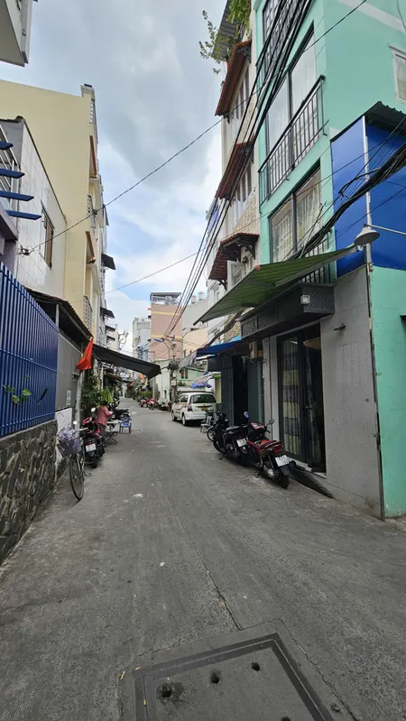 SÁT MẶT TIỀN XE HƠI 10M  TRUNG TÂM Q4 
DIỆN TÍCH 38 M2 HƠN 3 TỶ