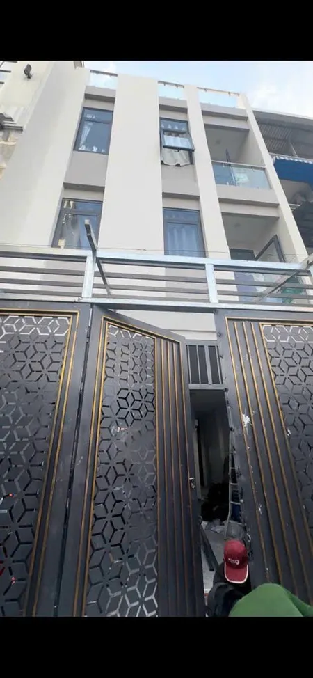 BÁN NHÀ NGANG 5.7 X16 ĐÚC 4T THU NHẬP CÓ 420 TRIỆU