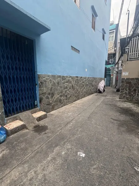 SÁT MẶT TIỀN XE HƠI Q4
DIỆN TÍCH 57 M2 CÓ 70 TRIỆU M2