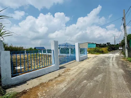 Bán đất bảo lộc góc 2 mặt tiền dt 210m2 thổ cư (10m x 21m) phùng hưng phường lộc tiến tp bảo lộc