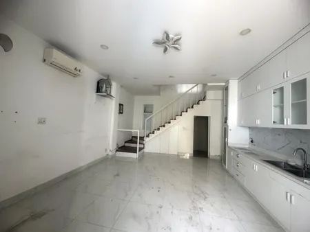 Bán Nhà 3 Tầng Trường Thọ Thủ Đức – 43m² Ngang 5m, Gần Metro Bình Thái –  Chỉ 4.2 Tỷ SHR vuông vức