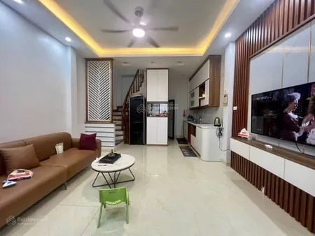 Nhà hiếm trần cung, dt 45m2, 1t, giá chào hơn 5 tỷ, có thương lượng, ngõ ba gác chạy