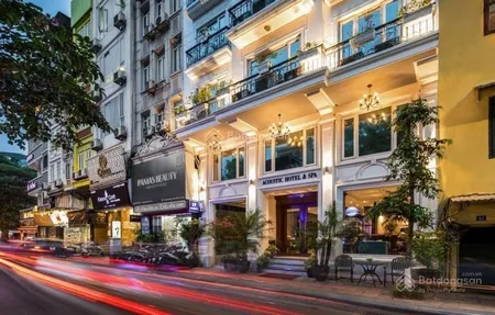 Cần bán tòa nhà khách sạn mặt phố cửa đông, dt 465m2, mt 15m, 55 phòng