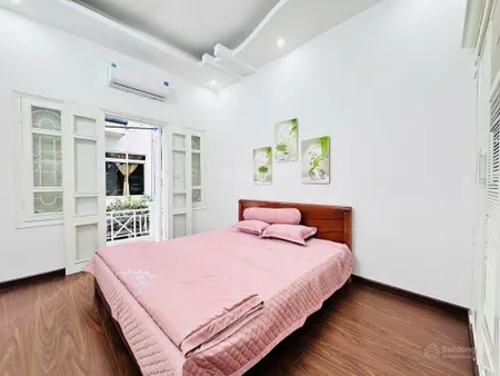Chính chủ gửi bán gấp nhà 5 tầng, lô góc, trung tâm văn quán, vài bước ra ô tô,38m2 rẻ nhất khu vực