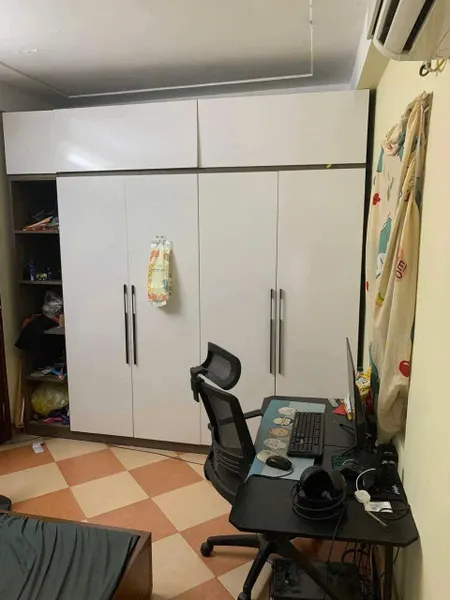 Chính chủ cần cho thuê căn hộ tập thể tầng 2 rất đẹp, ngay đầu đường Hoàng Quốc Việt và Trần Cung