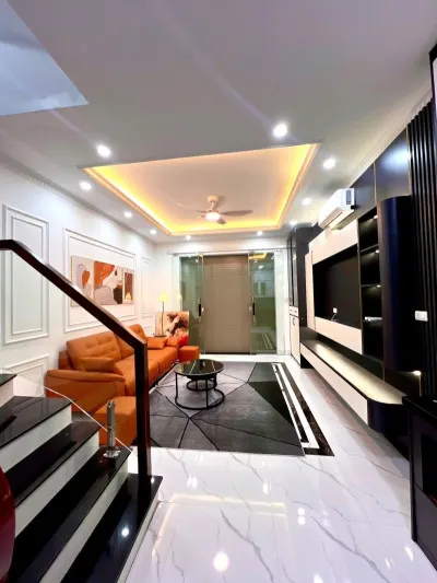 BÁN NHÀ ĐẸP - NGUYỄN VĂN LINH, LONG BIÊN – NGÕ Ô TÔ – NHÀ 5 TẦNG HIỆN ĐẠI