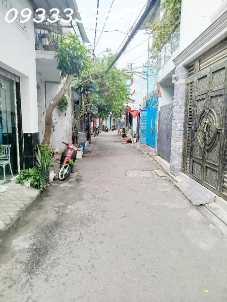 Dưới 5,8 tỷ nhà MT 2  Lầu + ST gần Lạc Long Quân, đang cho thuê 14tr/tháng