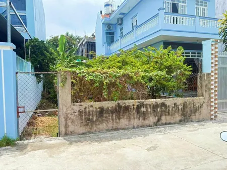 Mặt tiền sử hy nhan ngang 6m * gần biển ba làng ( tầm 350m ) giá 8 tỷ.