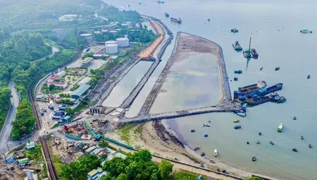 Chính chủ bán lô đất biển có mặt tiền diện tích 2.700m2. xây dựng cao 25 tầng. khu lấn biển 5,000ha