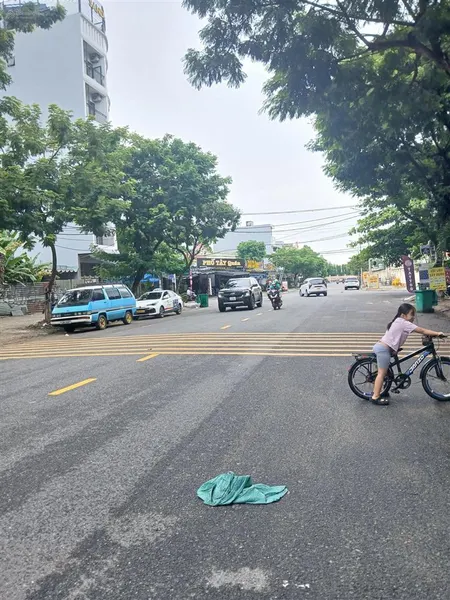 Cần bán gấp lô đất mặt tiền sát vương thừa vũ cách biển 300m dt 80m2 ngang 5m giá tốt chỉ 11ty9 tl