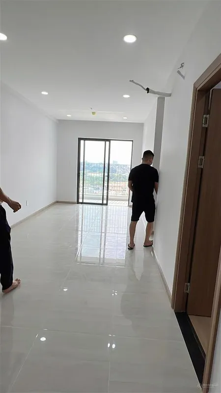Chủ đi xklđ, để bán căn bcons green view 2pn 2wc, 51m2, ntcb, dọn vào ở được ngay, giá 2 tỷ