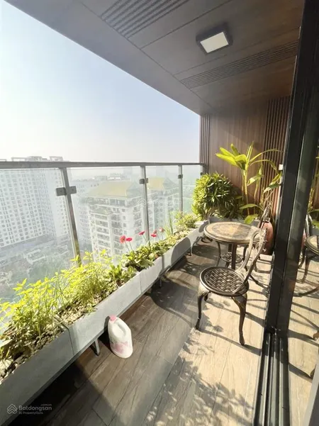 Vợ chồng em cần bán nhanh căn hộ 3pn tòa mandarin garden dt 170 m2 giá 16 tỷ 0988 246 ***