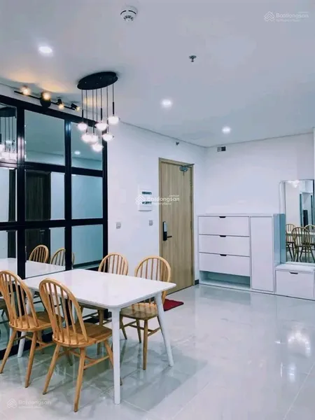 Chính chủ cần bán căn hộ chung cư summer square 61m2, 2pn 2wc, giá 2 tỷ 45