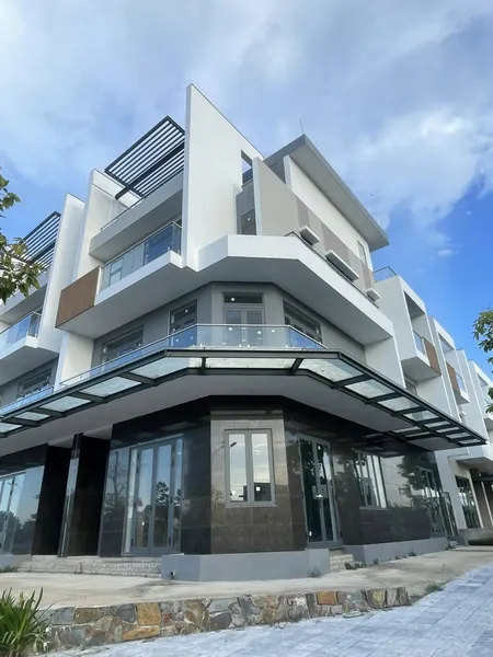 Bán căn góc 1 mặt đường chính Hoàng Quốc Việt, 1 mặt đường nhánh dự án BGI