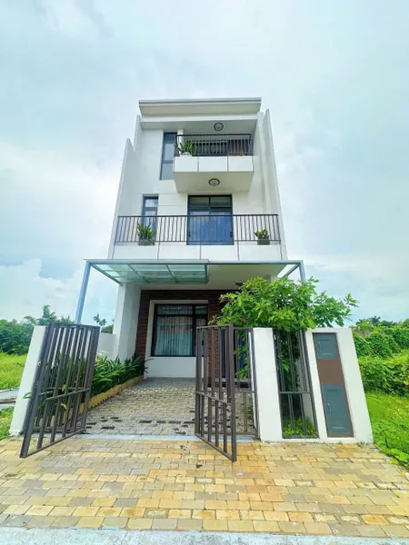 NHÀ PHỐ FULL NỘI THẤT - SỔ HỒNG RIÊNG - NGAY KCN CẦU TRÀM, TRONG KHU DÂN CƯ SẦM UẤT