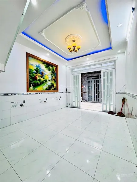 Chính chủ bán gấp nhà đẹp gần cầu lớn hóc môn giá chỉ 549 triệu! diện tích 4m x 10m vuông vức