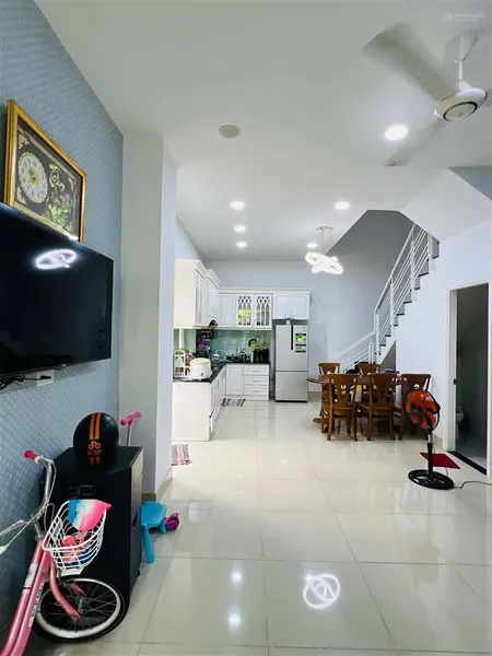 Bán nhà phố ngang 7m dài 15m, full nội thất tại kdc khang điền bình chánh