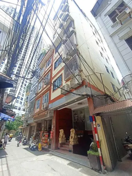 Bán toà ccmn 9 tầng mặt phố cự lộc, lô góc có hầm, doanh thu gần 900tr/năm, giá chỉ 30 tỷ