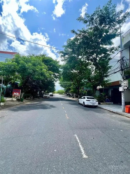 Bán đất đường 10m5 số 339 trần nguyên đán, dt 95m2 giá 6,55 tỷ. 0935 121 ***