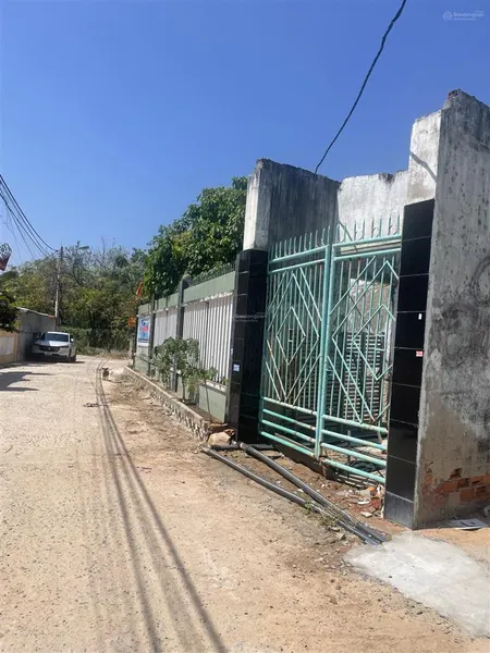 Chính chủ nhờ bán sản phẩm sát biển đẹp thanh tịnh, tại cát lợi, nha trang. 1700m2, giá chỉ 6.5tr