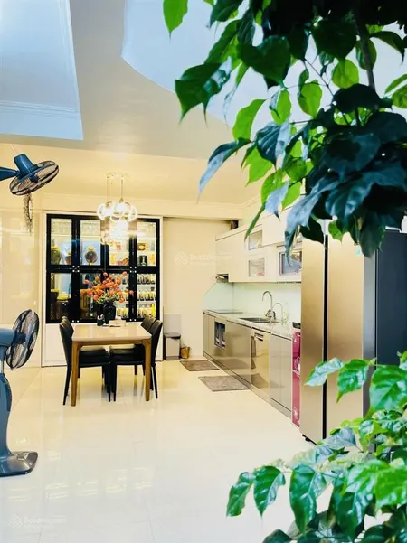 Nhà chính chủ mặt phố quận tây hồ kinh doanh sầm uốt, 60m2 5 tầng mt 4m thoáng sau, giá 21.39 tỷ
