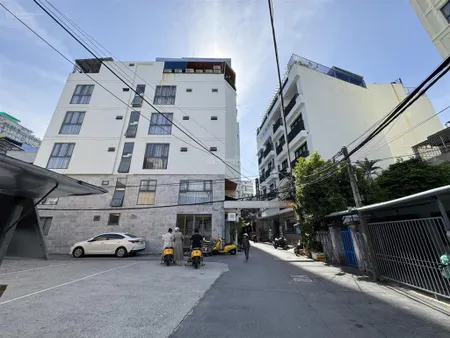 Bán đất tặng nhà kiệt oto 4m hà bổng phố du lịch sầm uất sát biển mỹ khê. 90m ngang 5,1m rất đẹp