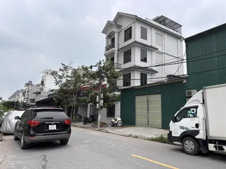 Bán đất phân lô khu louis. diện tích 108m2, mặt tiền 7.8m, hậu 7.8m vuông vắn, giấy phép 06 tầng