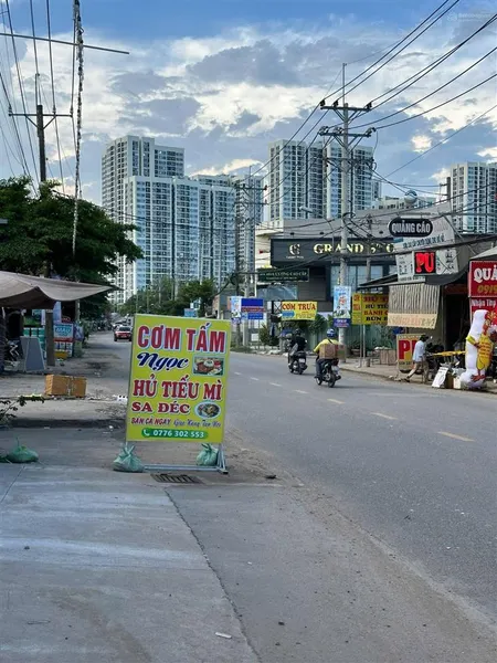 Bán gấp mặt tiền nguyễn xiển, 11,7 tỷ, 118m2 ngang 5m sách vách vinhome phù hợp kinh doanh