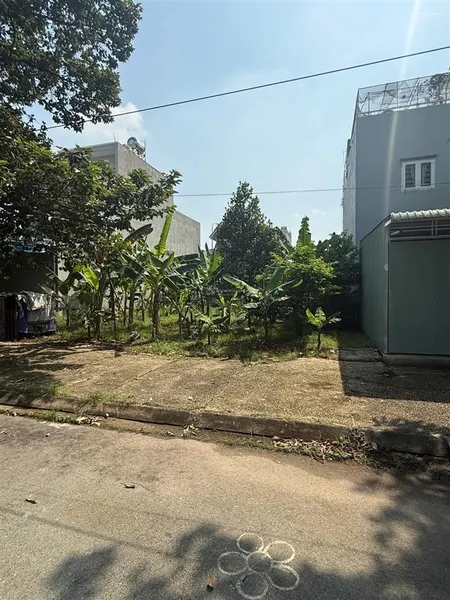 Bán 5 x 20m mặt tiền đường b, tđc long sơn p long bình giá 5.5 tỷ