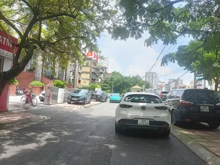 Bán đất vị trí vàng giải phóng trường chinh 110m2mặt tiền 6.8mphù hợp xây tòa văn phòng
