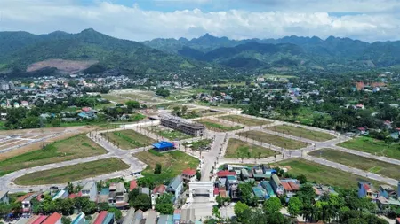 Chính chủ bán lô góc cực đẹp 107m full thổ cư sẵn sổ hồng giá rẻ lô góc 2 mặt tiền