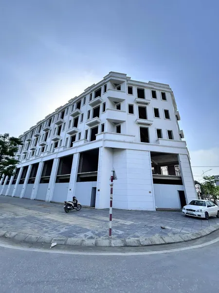 Bán nhanh siêu phẩm nhà mặt phố 3 mặt tiền 6 tầng đường 40m siêu kinh doanh tại Trâu Quỳ/Gia Lâm