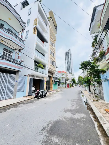 BÁN NHÀ 6 TẦNG MẶT TIỀN ĐƯỜNG PHẠM NGỌC THẠCH- SÁT BIỂN-BẮC NHA TRANG