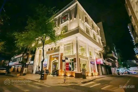 Cần tiền bán gấp!! mặt tiền cách mạng tháng 8 dt 10 x 24m 2 tầng hđt 120 tr giá 53,8 tỷ