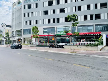 Bán shophouse pegasuite 900m2, đang có hđ nhà trẻ thuê 205tr/tháng, giá 35 tỷ tl. 0906 435 ***