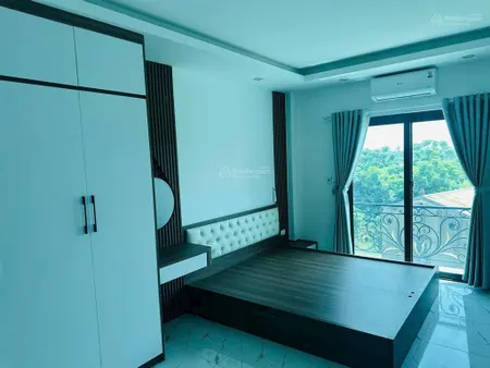 Bán nhà mới xây 5 tầng mặt đường to kinh doanh, full nội thất giá rẻ chỉ hơn 4 tỷ