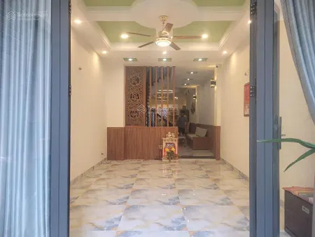 Nhà mới 4 tầng nội thất nhập khẩu đức mt khu vip bàu cát 117m hơn 19 tỷ.