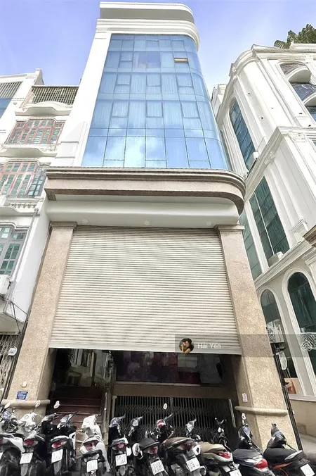 Cầu giấy toà văn phòng 8 tầng x 122m2 lô góc ô tô tránh vỉa hè rộng sổ nở hậu