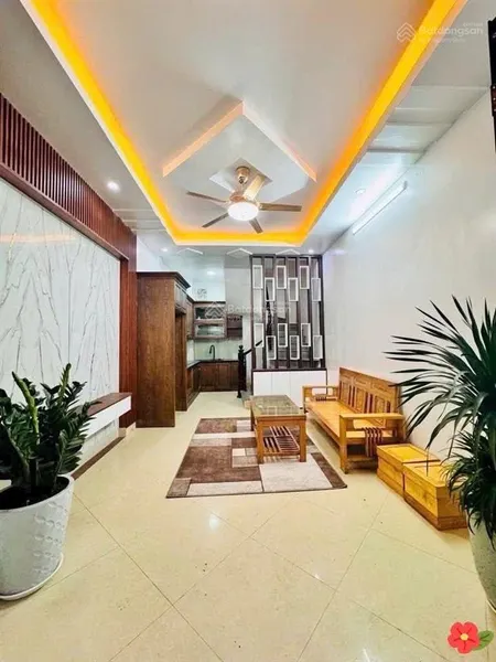Siêu hiếm rẻ bán nhà cầu giấy phân lô ô tô tránh kinh doanh 40m 4 tầng 6 ngủ 14tỉ