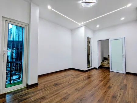 Bán nhà đường Khương Trung, Thanh Xuân, nhà đẹp ô góc, ngõ thông