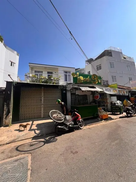 Bán đất mặt tiền cao văn bé tặng kèm 2 nhà 2 tầng diện tích 135m2 (ngang 9,6m) cách biển hòn chồng
