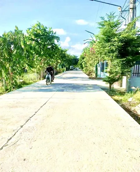 Bán nhanh 108m2 mặt tiền rộng 5.5m đường chính thông, cạnh sân vận động