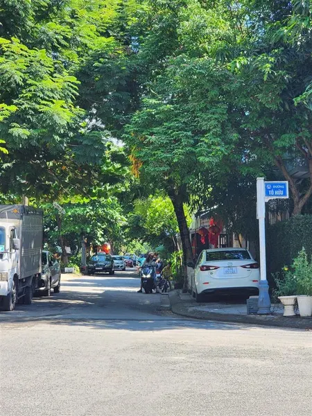 Hiếm! gần các trường đh lớn, 150m2, mặt tiền nguyễn dữ vuông đẹp, tặng nhà 2 tầng chỉ 12.5 tỷ.