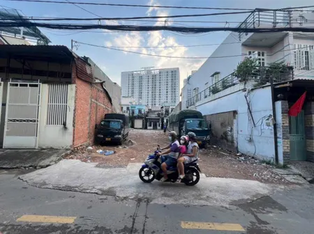 Bán lô đất mặt tiền đường tân thới nhất, quận 12. sổ hồng riêng, gần chợ lạc quang